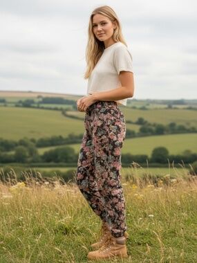 EUC Anthropologie Anisa Pink/Blue/Tan Floral Corduroy Joggers Cotton Size Medium